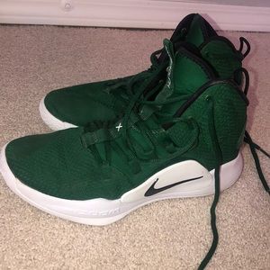 NIKE WOMENS BASKETBALL SHOES: 2017 HYPERDUNKS